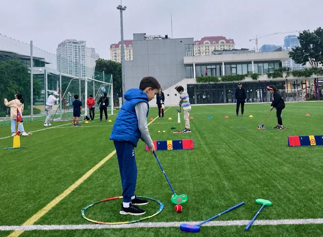 Dụng cụ SNAG giúp trẻ bắt đầu golf dễ hiểu hơn