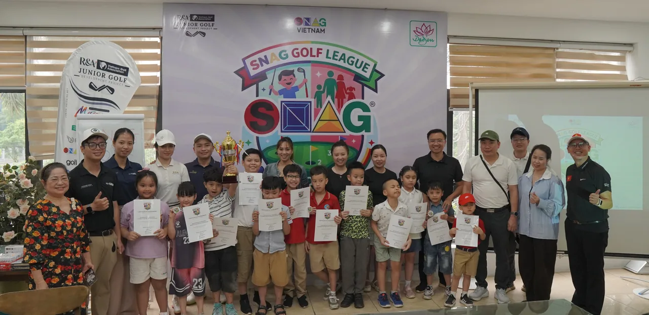 Trẻ em tham gia hoạt động SNAG Golf League